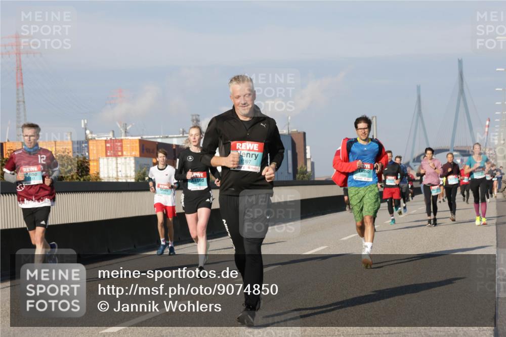 03.10.2025 - Köhlbrandbrückenlauf Jannik Wohlers http://msf.ph/oto/9074850 03.10.2025 09:51:18 Position 3 12, 1897, 3484 meine-sportfotos.de