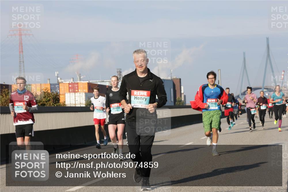 03.10.2025 - Köhlbrandbrückenlauf Jannik Wohlers http://msf.ph/oto/9074859 03.10.2025 09:51:18 Position 3 2743, 12, 1397, 3484 meine-sportfotos.de