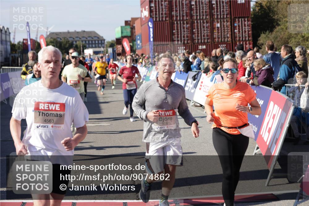 03.10.2025 - Köhlbrandbrückenlauf Jannik Wohlers http://msf.ph/oto/9074862 03.10.2025 13:16:21 Ziel 4144, 4317, 4347, 4414, 4563, 4586, 4696, 4928, 4952, 5032, 5068, 5498, 5684, 5806, 5836, 5983, 6761, 6771 meine-sportfotos.de