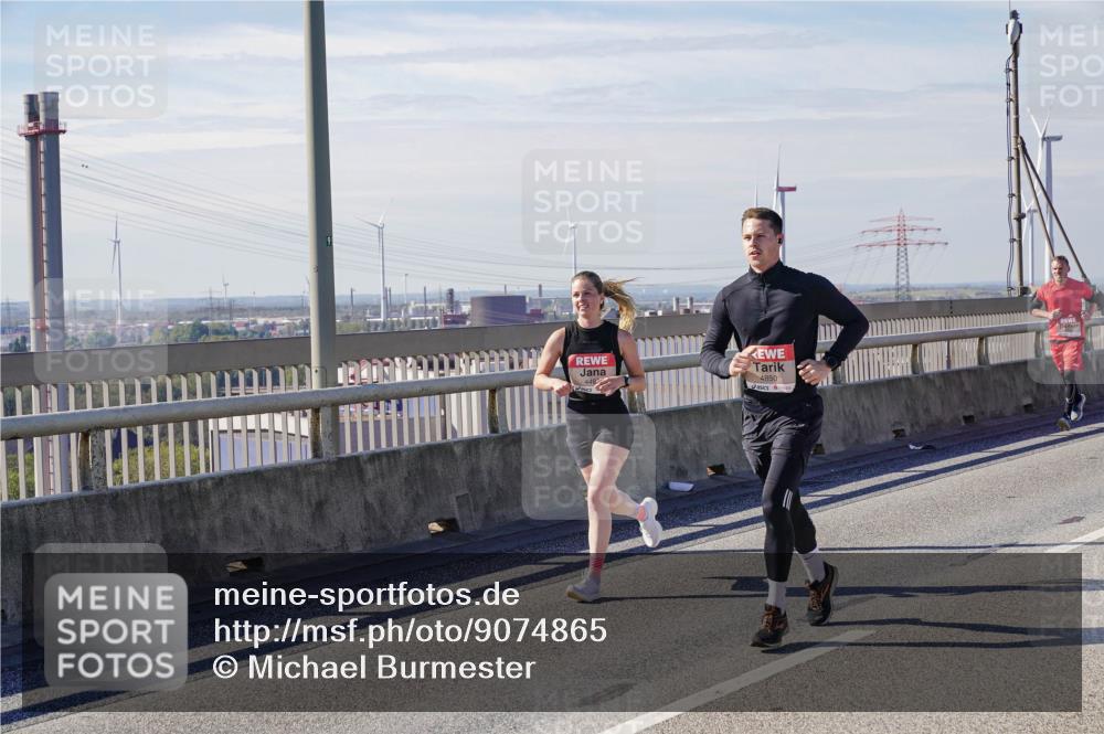 03.10.2025 - Köhlbrandbrückenlauf Michael Burmester http://msf.ph/oto/9074865 03.10.2025 12:40:16 Position 2 4850 meine-sportfotos.de
