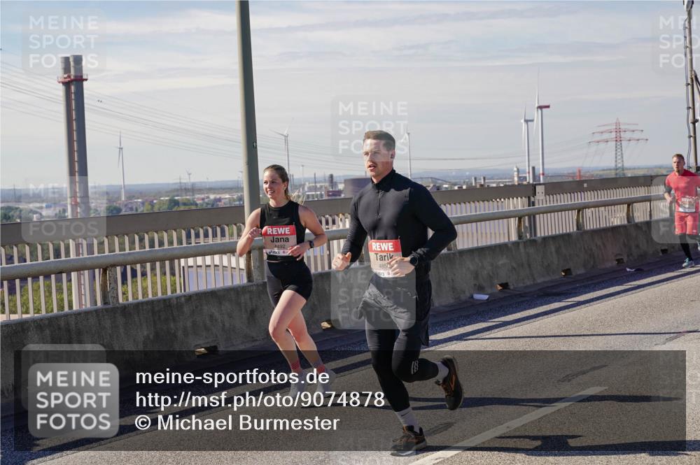 03.10.2025 - Köhlbrandbrückenlauf Michael Burmester http://msf.ph/oto/9074878 03.10.2025 12:40:17 Position 2 4492, 485 meine-sportfotos.de