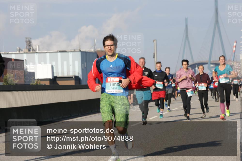 03.10.2025 - Köhlbrandbrückenlauf Jannik Wohlers http://msf.ph/oto/9074888 03.10.2025 09:51:19 Position 3 3484 meine-sportfotos.de