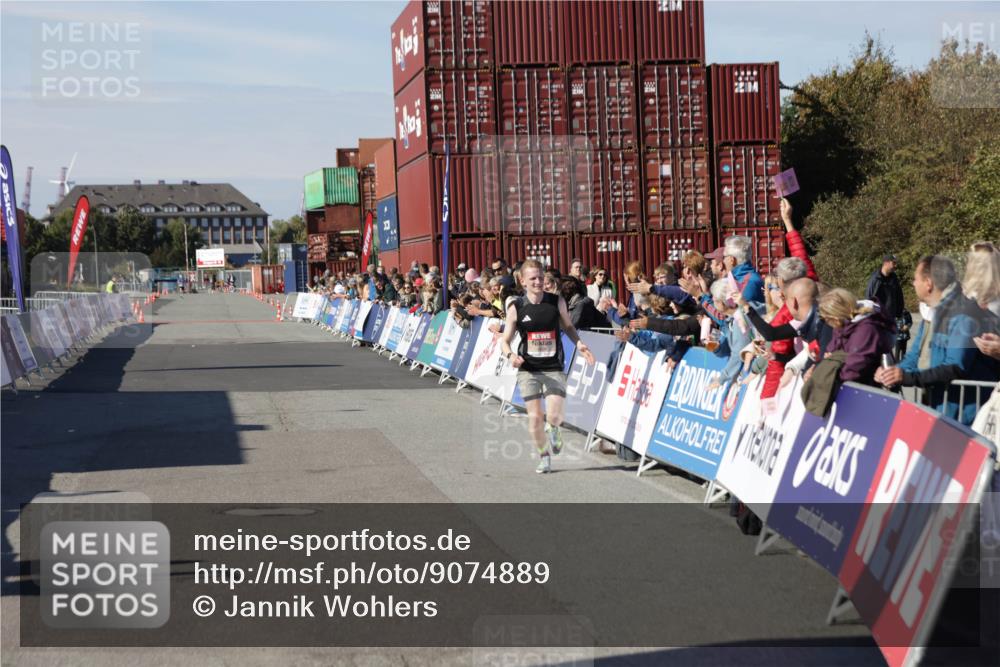 03.10.2025 - Köhlbrandbrückenlauf Jannik Wohlers http://msf.ph/oto/9074889 03.10.2025 12:46:05 Ziel 4004 meine-sportfotos.de
