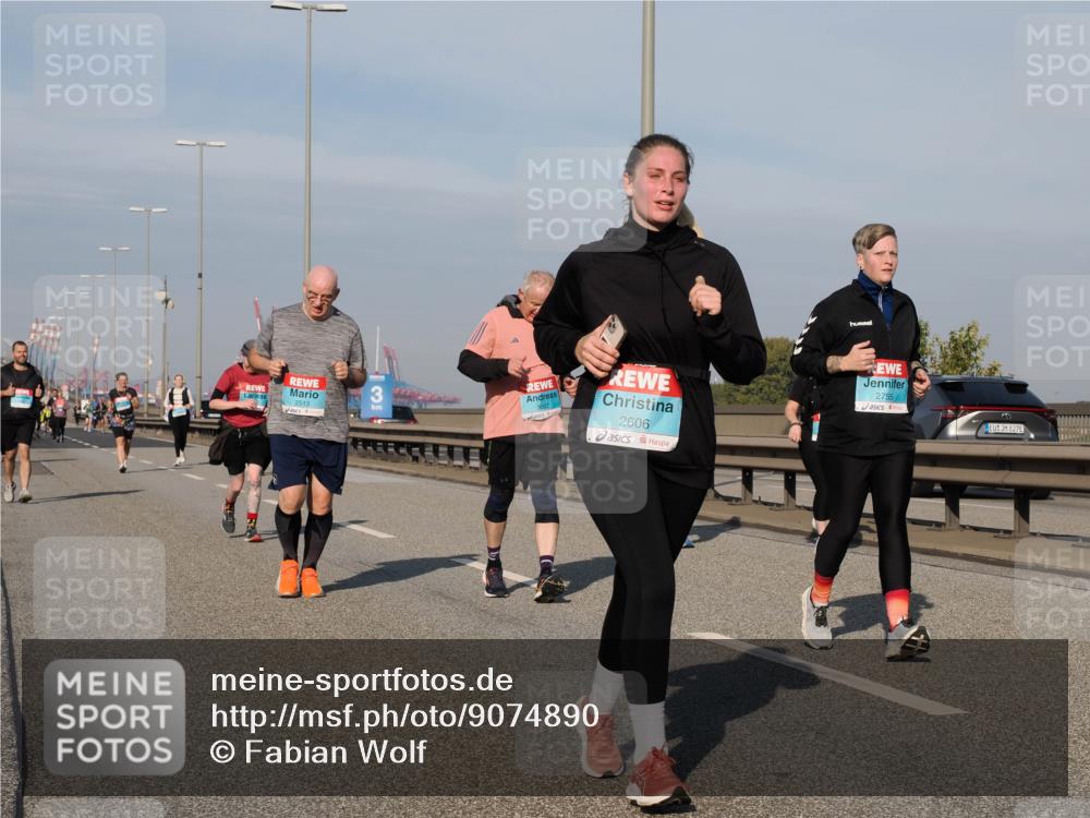 03.10.2025 - Köhlbrandbrückenlauf Fabian Wolf http://msf.ph/oto/9074890 03.10.2025 10:14:28 Position 3 2513, 3097, 2606, 2755, 827 meine-sportfotos.de