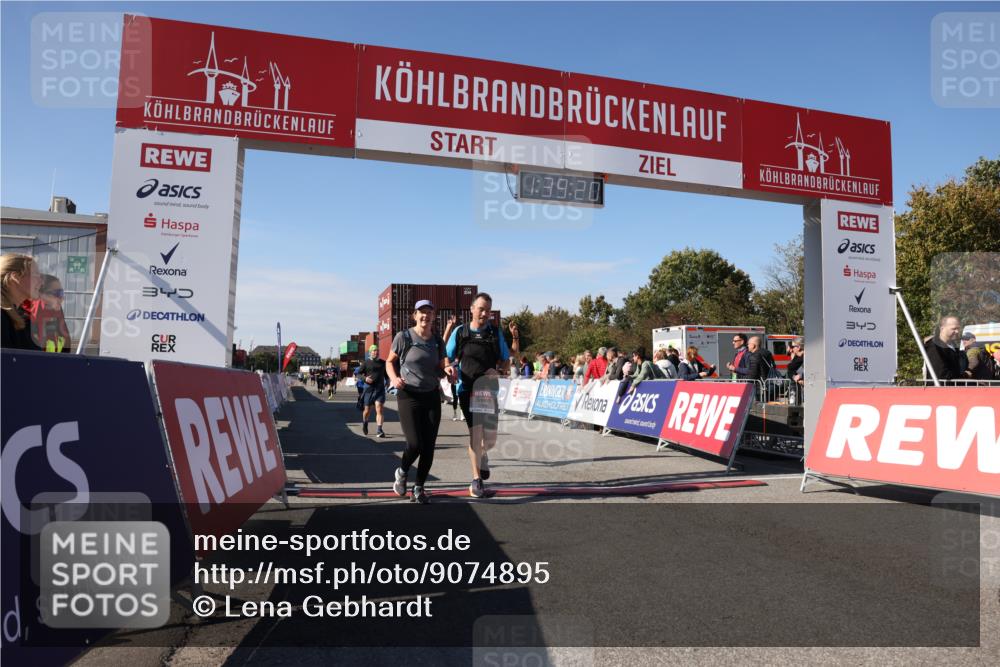 03.10.2025 - Köhlbrandbrückenlauf Lena Gebhardt http://msf.ph/oto/9074895 03.10.2025 13:39:21 Ziel 4531, 4789, 5111, 5741, 5745, 5766, 5988, 5989, 5998, 6560 meine-sportfotos.de