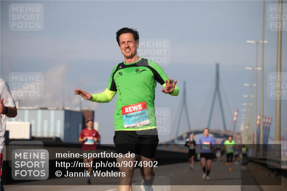 03.10.2025 - Köhlbrandbrückenlauf Jannik Wohlers http://msf.ph/oto/9074902 03.10.2025 09:41:00 Position 3 2705 meine-sportfotos.de