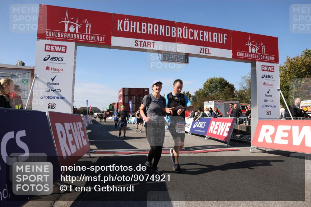 03.10.2025 - Köhlbrandbrückenlauf Lena Gebhardt http://msf.ph/oto/9074921 03.10.2025 13:39:21 Ziel 4531, 4789, 5111, 5741, 5745, 5766, 5988, 5989, 5998, 6560 meine-sportfotos.de