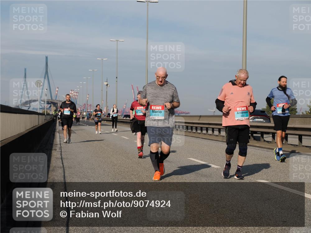 03.10.2025 - Köhlbrandbrückenlauf Fabian Wolf http://msf.ph/oto/9074924 03.10.2025 10:14:29 Position 3 2513, 3097, 827 meine-sportfotos.de