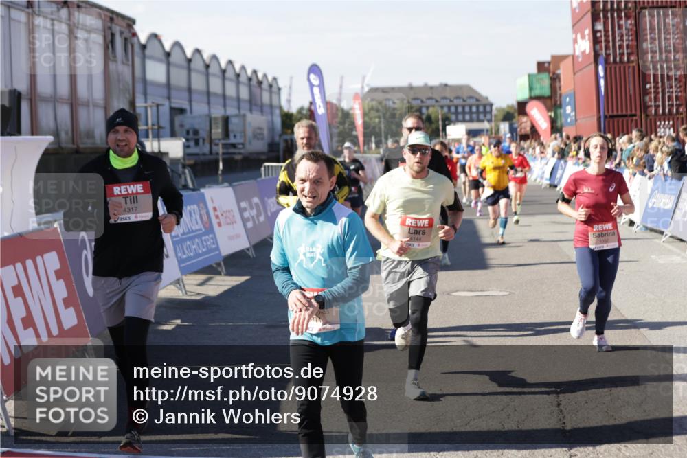 03.10.2025 - Köhlbrandbrückenlauf Jannik Wohlers http://msf.ph/oto/9074928 03.10.2025 13:16:23 Ziel 4144, 4146, 4317, 4347, 4414, 4563, 4586, 4696, 4928, 4952, 5032, 5498, 5684, 5806, 5815, 5836, 5983, 6761, 6771 meine-sportfotos.de