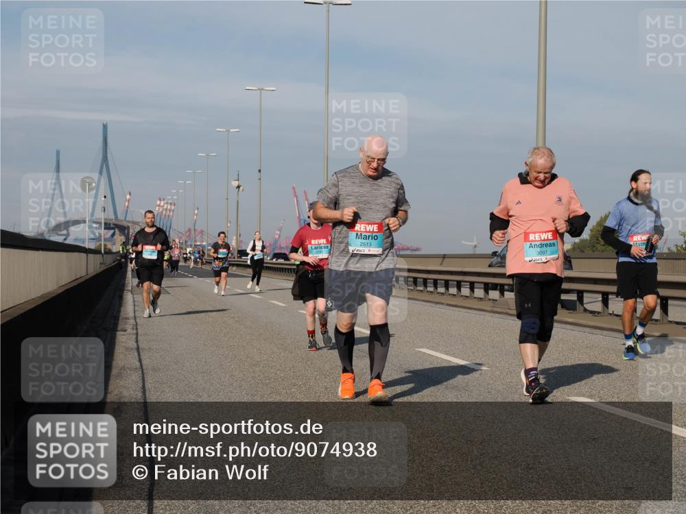 03.10.2025 - Köhlbrandbrückenlauf Fabian Wolf http://msf.ph/oto/9074938 03.10.2025 10:14:29 Position 3 2513, 3097 meine-sportfotos.de