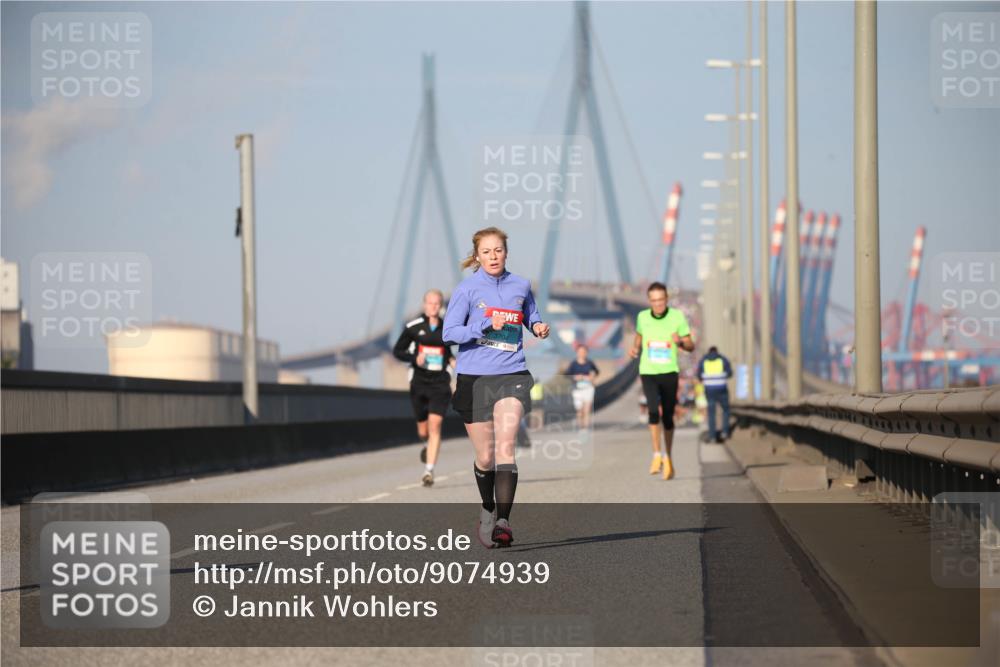 03.10.2025 - Köhlbrandbrückenlauf Jannik Wohlers http://msf.ph/oto/9074939 03.10.2025 09:41:02 Position 3 3704 meine-sportfotos.de