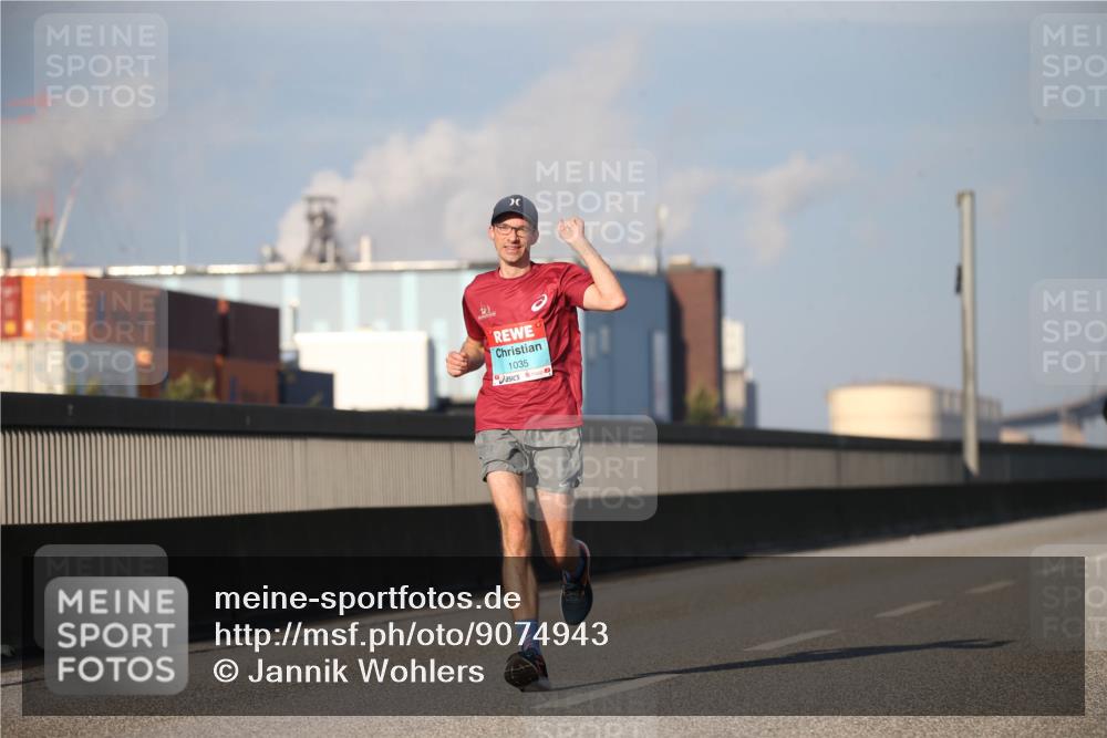 03.10.2025 - Köhlbrandbrückenlauf Jannik Wohlers http://msf.ph/oto/9074943 03.10.2025 09:41:03 Position 3 1035 meine-sportfotos.de