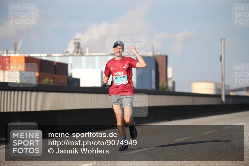 03.10.2025 - Köhlbrandbrückenlauf Jannik Wohlers http://msf.ph/oto/9074949 03.10.2025 09:41:03 Position 3 1035 meine-sportfotos.de