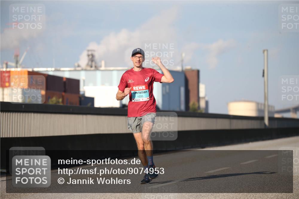 03.10.2025 - Köhlbrandbrückenlauf Jannik Wohlers http://msf.ph/oto/9074953 03.10.2025 09:41:03 Position 3 1035 meine-sportfotos.de