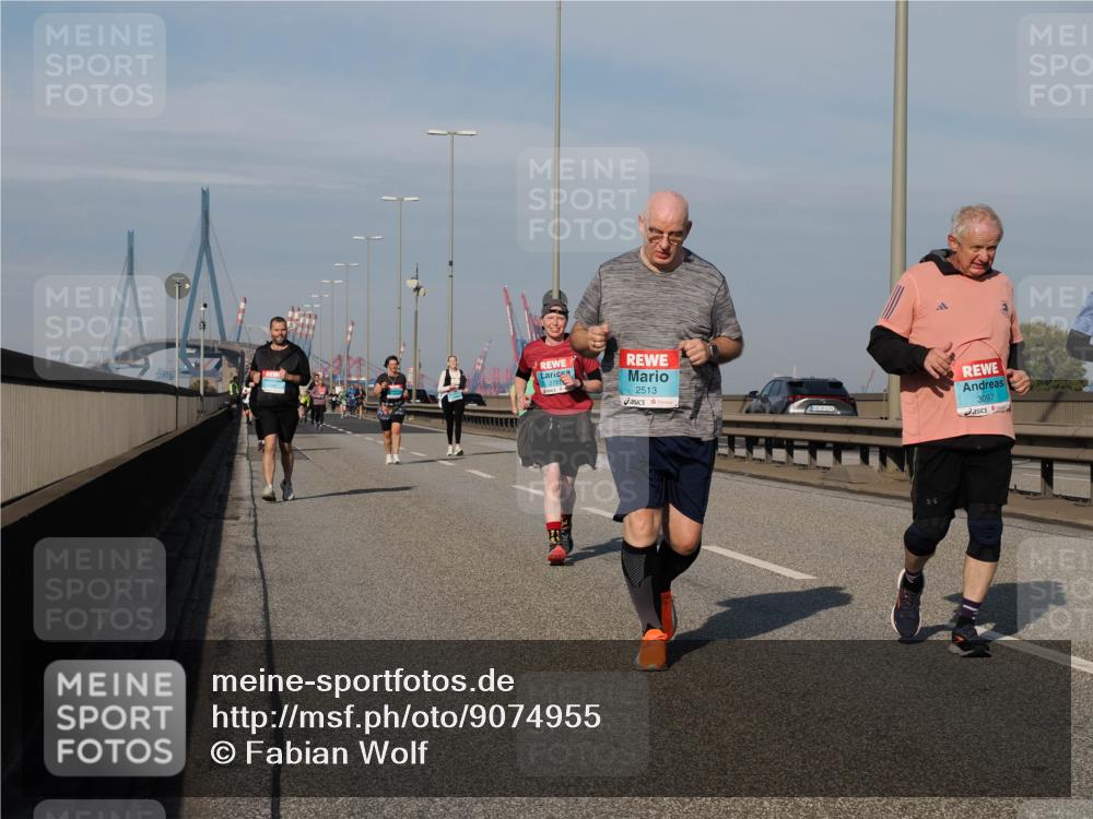 03.10.2025 - Köhlbrandbrückenlauf Fabian Wolf http://msf.ph/oto/9074955 03.10.2025 10:14:30 Position 3 2757, 2513, 3097 meine-sportfotos.de