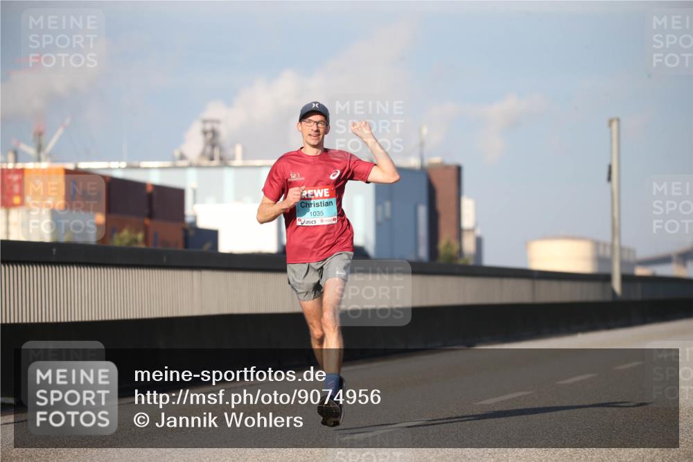03.10.2025 - Köhlbrandbrückenlauf Jannik Wohlers http://msf.ph/oto/9074956 03.10.2025 09:41:03 Position 3 1035 meine-sportfotos.de