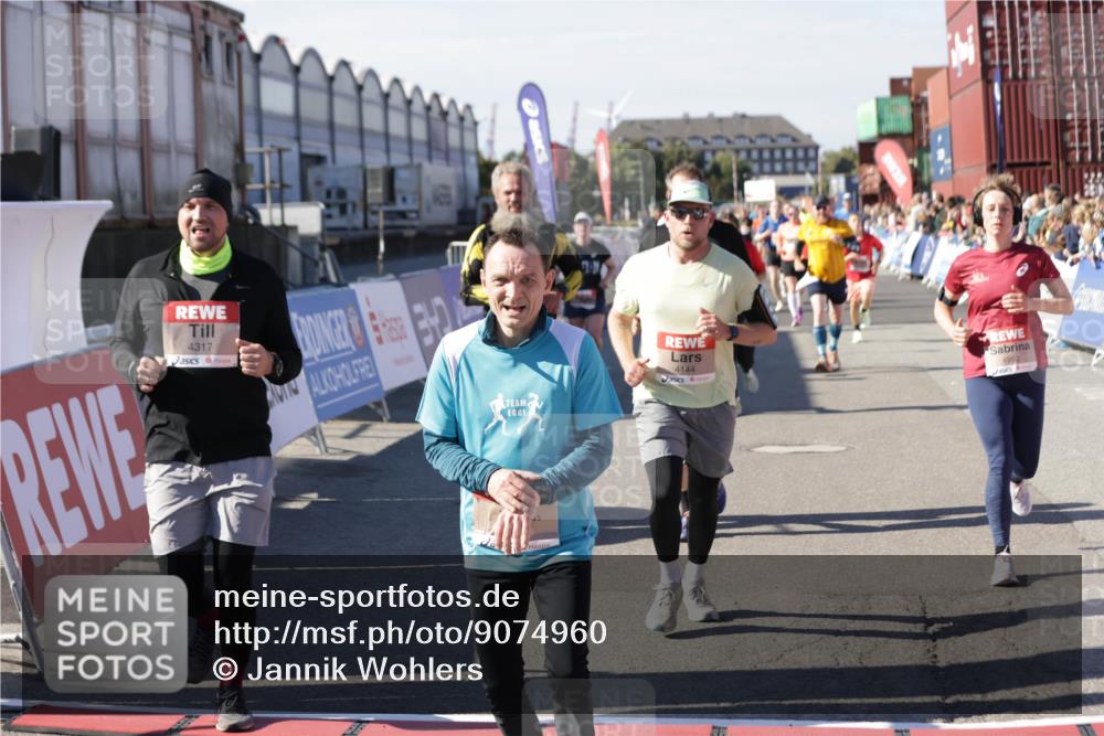 03.10.2025 - Köhlbrandbrückenlauf Jannik Wohlers http://msf.ph/oto/9074960 03.10.2025 13:16:23 Ziel 4144, 4146, 4317, 4347, 4414, 4563, 4586, 4696, 4928, 4952, 5032, 5498, 5684, 5806, 5815, 5836, 5983, 6761, 6771 meine-sportfotos.de