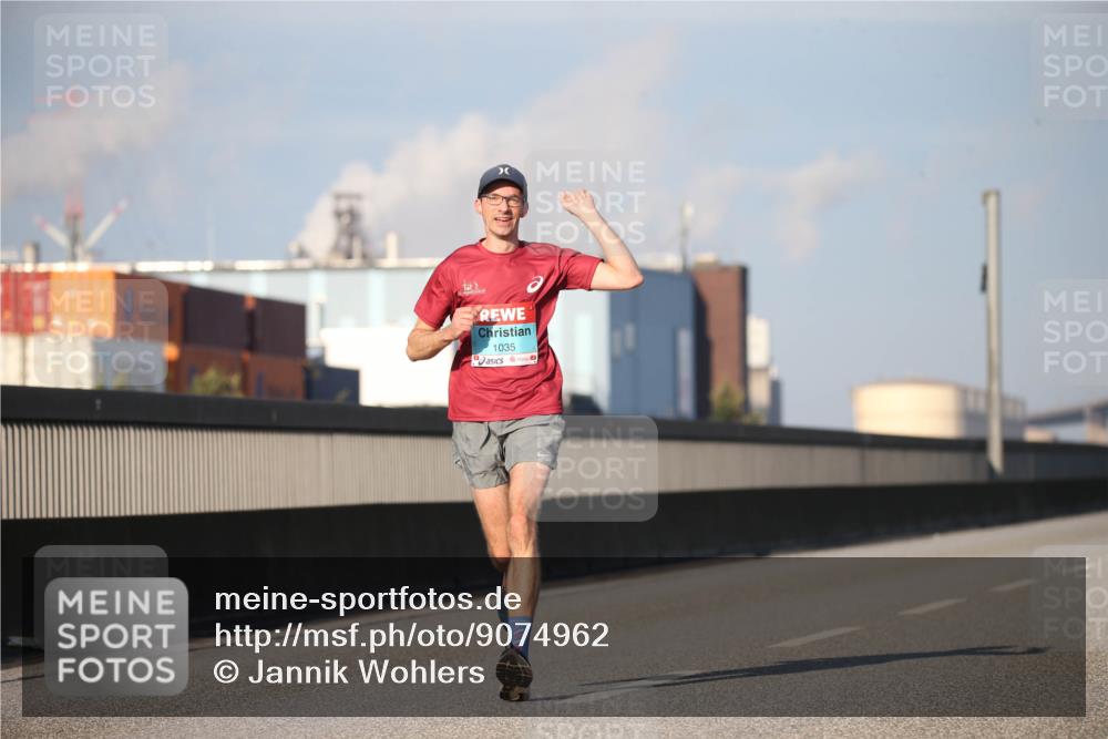 03.10.2025 - Köhlbrandbrückenlauf Jannik Wohlers http://msf.ph/oto/9074962 03.10.2025 09:41:03 Position 3 1035 meine-sportfotos.de