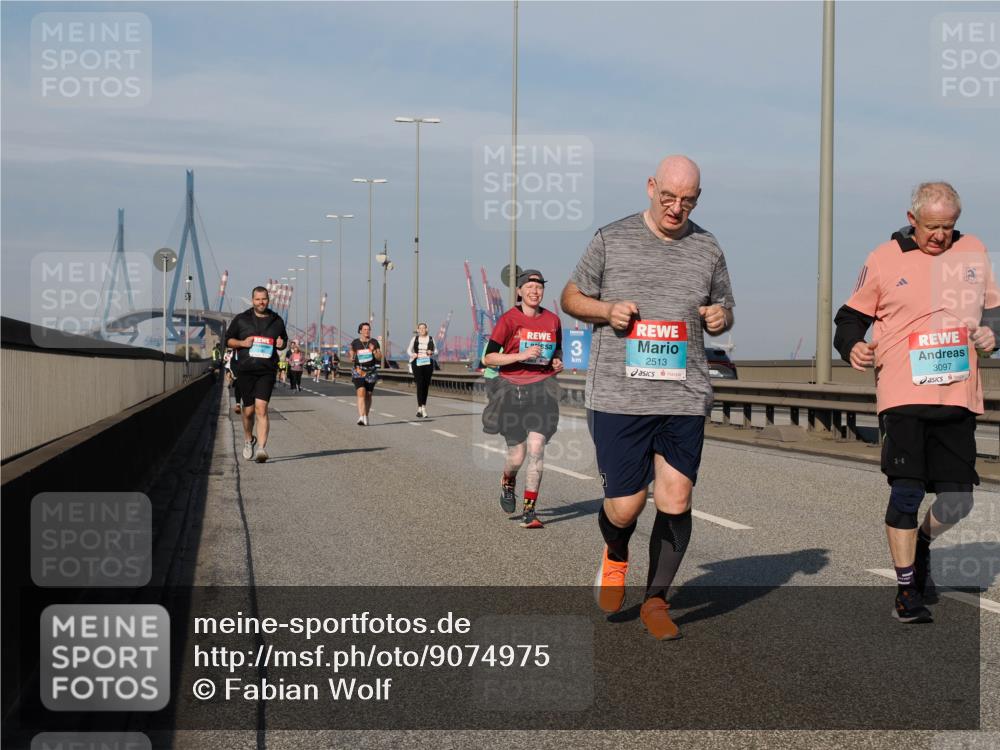 03.10.2025 - Köhlbrandbrückenlauf Fabian Wolf http://msf.ph/oto/9074975 03.10.2025 10:14:30 Position 3 3, 2513, 3097 meine-sportfotos.de