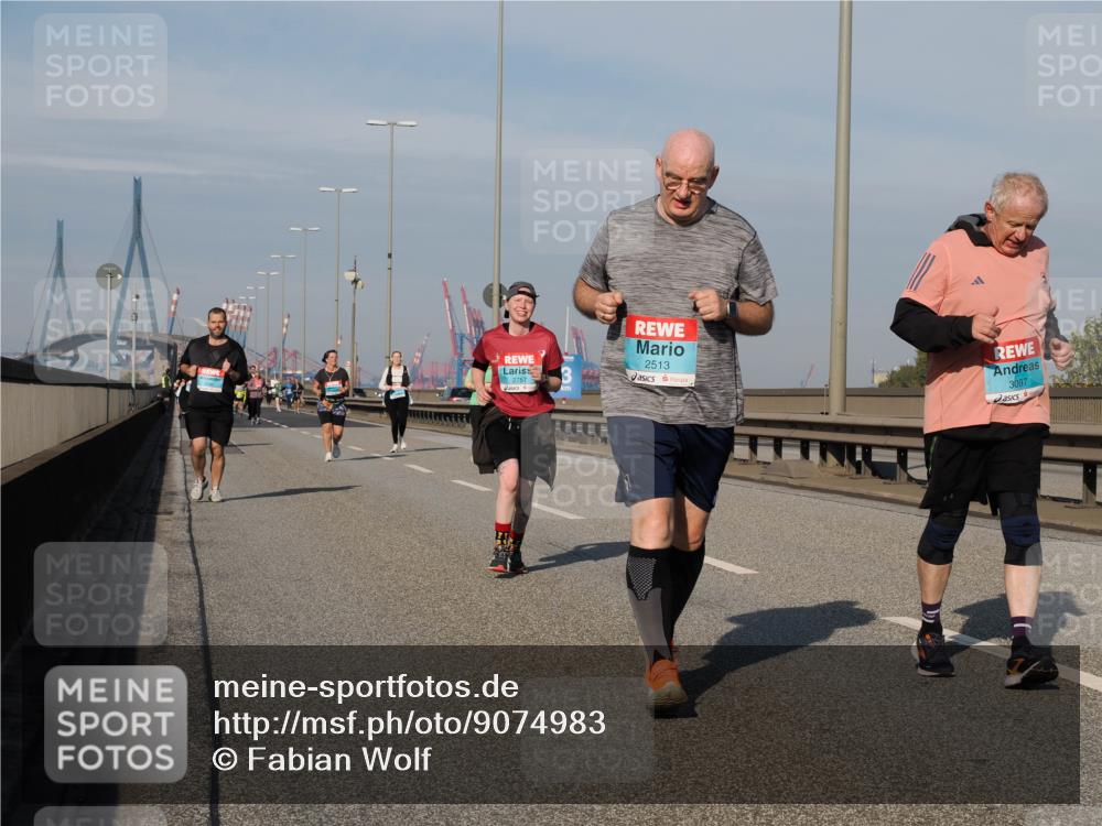 03.10.2025 - Köhlbrandbrückenlauf Fabian Wolf http://msf.ph/oto/9074983 03.10.2025 10:14:30 Position 3 422, 2757, 2513, 3097 meine-sportfotos.de