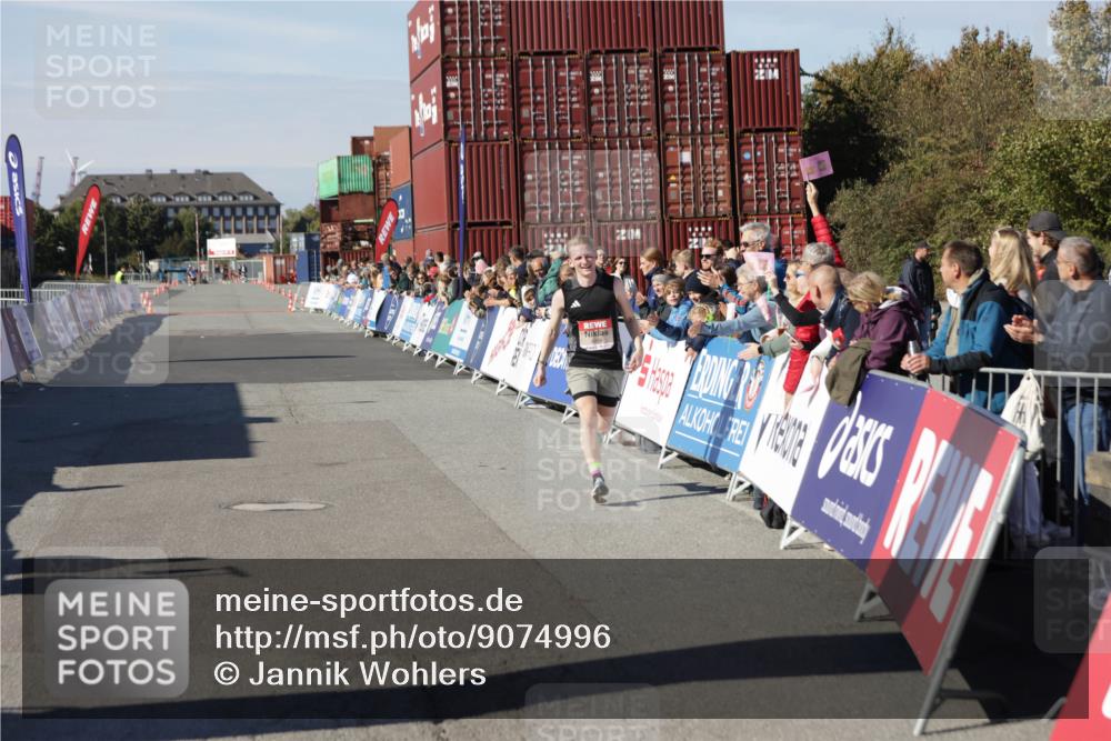 03.10.2025 - Köhlbrandbrückenlauf Jannik Wohlers http://msf.ph/oto/9074996 03.10.2025 12:46:05 Ziel 4004 meine-sportfotos.de