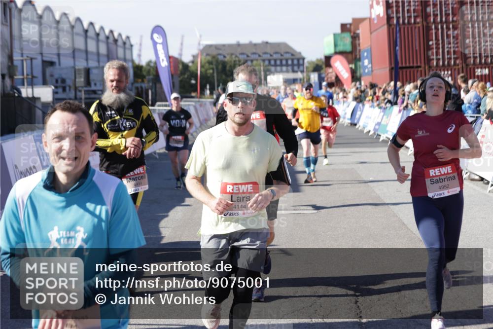 03.10.2025 - Köhlbrandbrückenlauf Jannik Wohlers http://msf.ph/oto/9075001 03.10.2025 13:16:23 Ziel 4144, 4146, 4317, 4347, 4414, 4563, 4586, 4696, 4928, 4952, 5032, 5498, 5684, 5806, 5815, 5836, 5983, 6761, 6771 meine-sportfotos.de