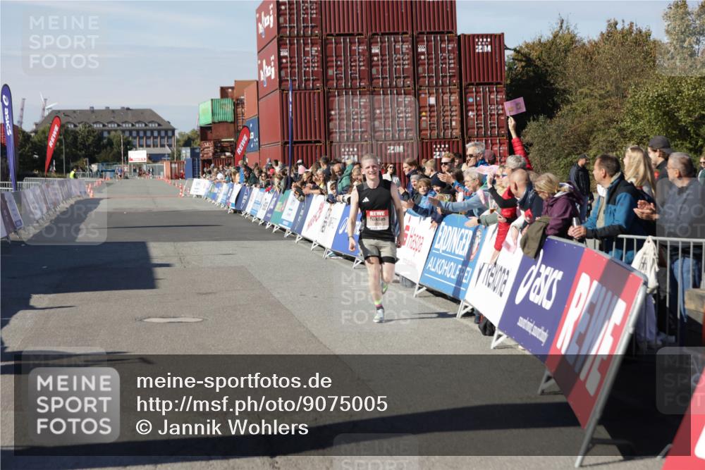 03.10.2025 - Köhlbrandbrückenlauf Jannik Wohlers http://msf.ph/oto/9075005 03.10.2025 12:46:05 Ziel 4004 meine-sportfotos.de