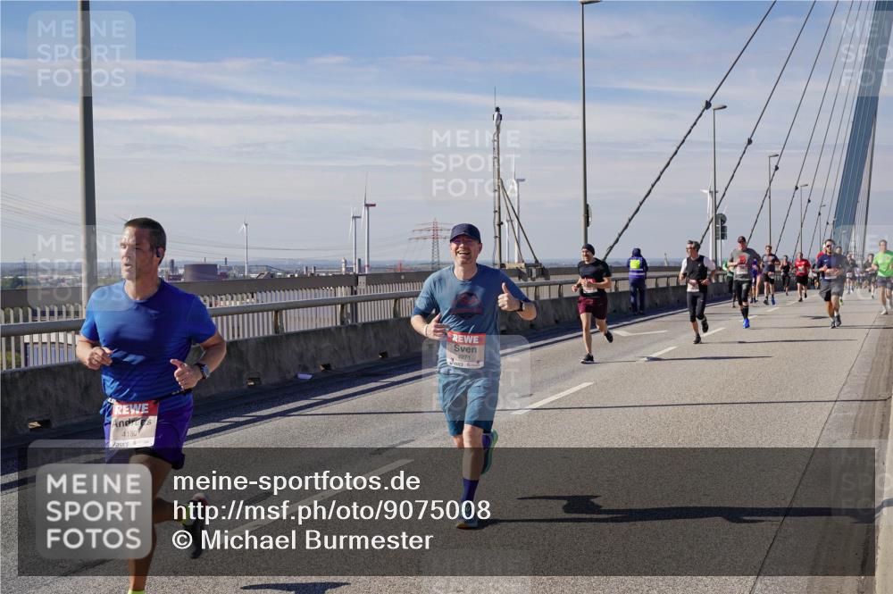 03.10.2025 - Köhlbrandbrückenlauf Michael Burmester http://msf.ph/oto/9075008 03.10.2025 12:40:24 Position 2 4130, 4271 meine-sportfotos.de