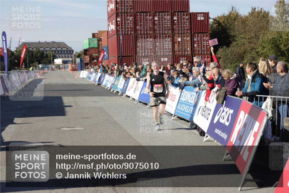 03.10.2025 - Köhlbrandbrückenlauf Jannik Wohlers http://msf.ph/oto/9075010 03.10.2025 12:46:05 Ziel 4004 meine-sportfotos.de