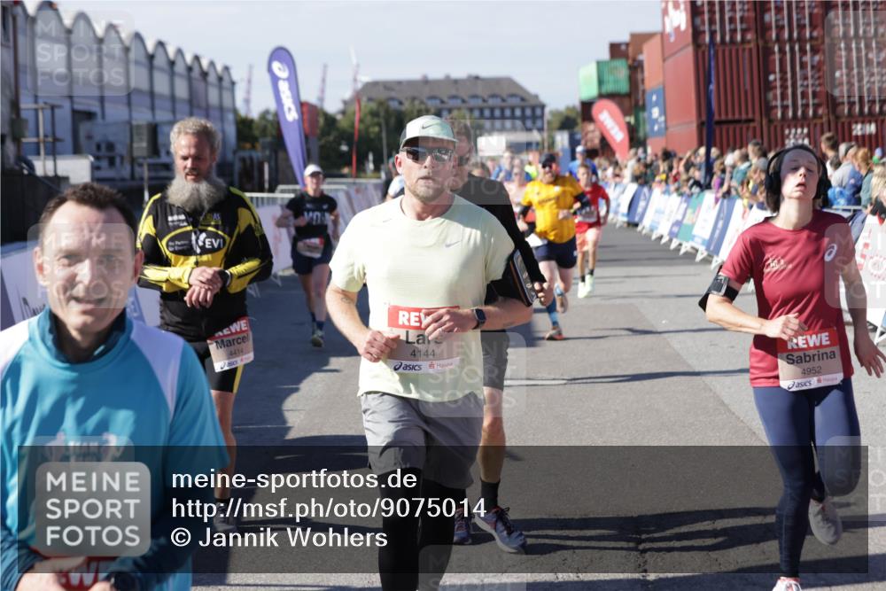 03.10.2025 - Köhlbrandbrückenlauf Jannik Wohlers http://msf.ph/oto/9075014 03.10.2025 13:16:24 Ziel 4144, 4146, 4314, 4317, 4347, 4408, 4414, 4563, 4586, 4696, 4928, 4952, 5032, 5498, 5570, 5806, 5815, 5836, 5983, 6353, 6761, 6771, 6812 meine-sportfotos.de
