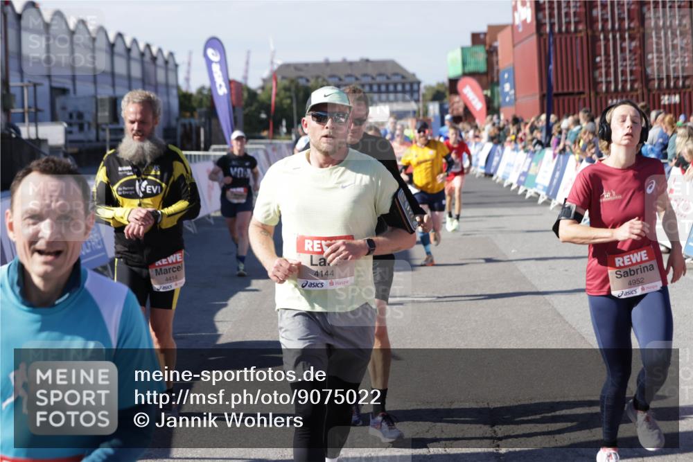 03.10.2025 - Köhlbrandbrückenlauf Jannik Wohlers http://msf.ph/oto/9075022 03.10.2025 13:16:24 Ziel 4144, 4146, 4314, 4317, 4347, 4408, 4414, 4563, 4586, 4696, 4928, 4952, 5032, 5498, 5570, 5806, 5815, 5836, 5983, 6353, 6761, 6771, 6812 meine-sportfotos.de