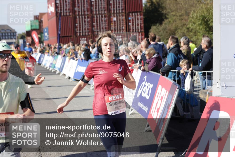 03.10.2025 - Köhlbrandbrückenlauf Jannik Wohlers http://msf.ph/oto/9075048 03.10.2025 13:16:24 Ziel 4144, 4146, 4314, 4317, 4347, 4408, 4414, 4563, 4586, 4696, 4928, 4952, 5032, 5498, 5570, 5806, 5815, 5836, 5983, 6353, 6761, 6771, 6812 meine-sportfotos.de