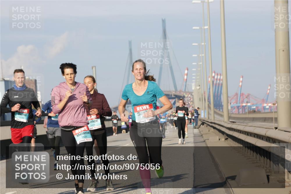 03.10.2025 - Köhlbrandbrückenlauf Jannik Wohlers http://msf.ph/oto/9075056 03.10.2025 09:51:24 Position 3 3188, 1424, 3409, 16 meine-sportfotos.de