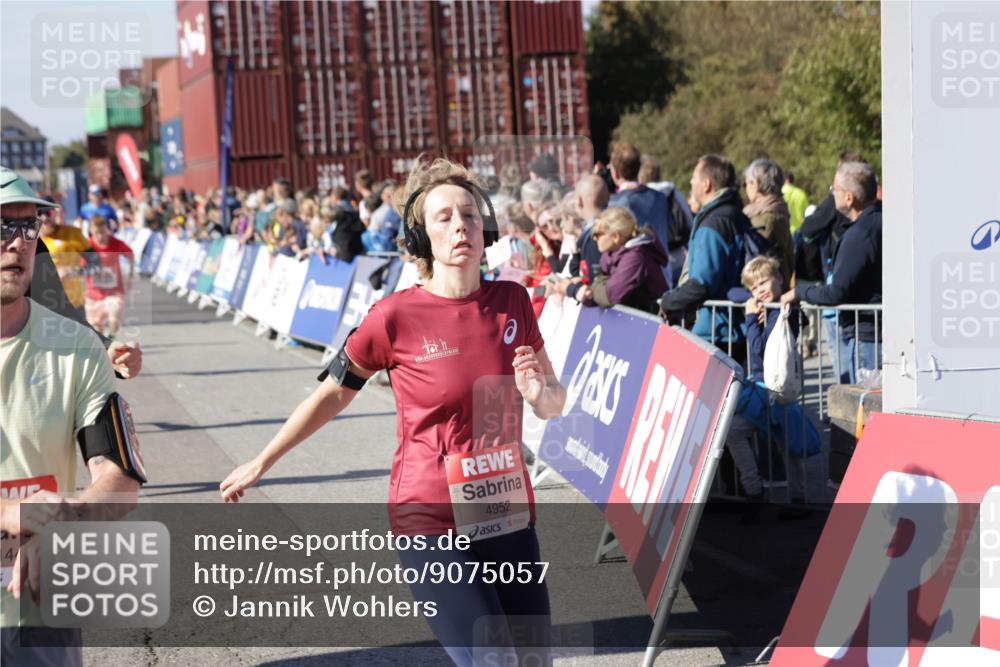 03.10.2025 - Köhlbrandbrückenlauf Jannik Wohlers http://msf.ph/oto/9075057 03.10.2025 13:16:24 Ziel 4144, 4146, 4314, 4317, 4347, 4408, 4414, 4563, 4586, 4696, 4928, 4952, 5032, 5498, 5570, 5806, 5815, 5836, 5983, 6353, 6761, 6771, 6812 meine-sportfotos.de