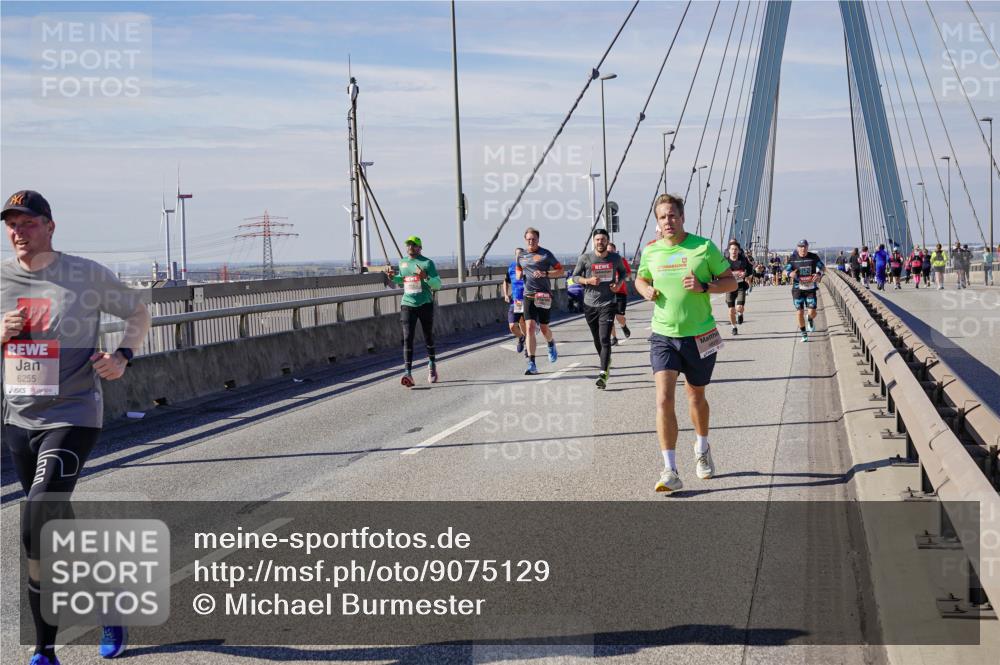 03.10.2025 - Köhlbrandbrückenlauf Michael Burmester http://msf.ph/oto/9075129 03.10.2025 12:40:31 Position 2 6255 meine-sportfotos.de