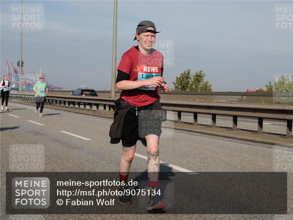 03.10.2025 - Köhlbrandbrückenlauf Fabian Wolf http://msf.ph/oto/9075134 03.10.2025 10:14:34 Position 3  meine-sportfotos.de