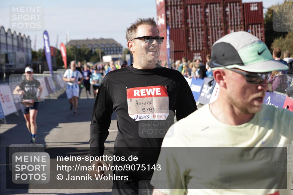 03.10.2025 - Köhlbrandbrückenlauf Jannik Wohlers http://msf.ph/oto/9075143 03.10.2025 13:16:26 Ziel 4144, 4146, 4314, 4317, 4347, 4408, 4414, 4563, 4586, 4928, 4952, 5032, 5498, 5570, 5694, 5815, 5836, 5983, 6353, 6377, 6761, 6771, 6812 meine-sportfotos.de