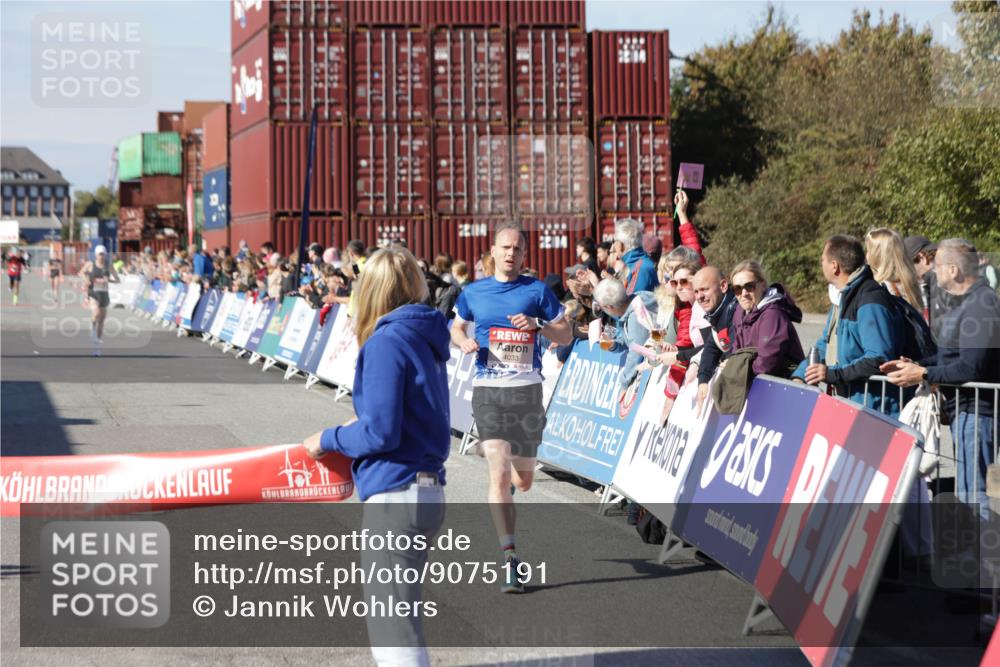 03.10.2025 - Köhlbrandbrückenlauf Jannik Wohlers http://msf.ph/oto/9075191 03.10.2025 12:46:37 Ziel 4027, 4033 meine-sportfotos.de