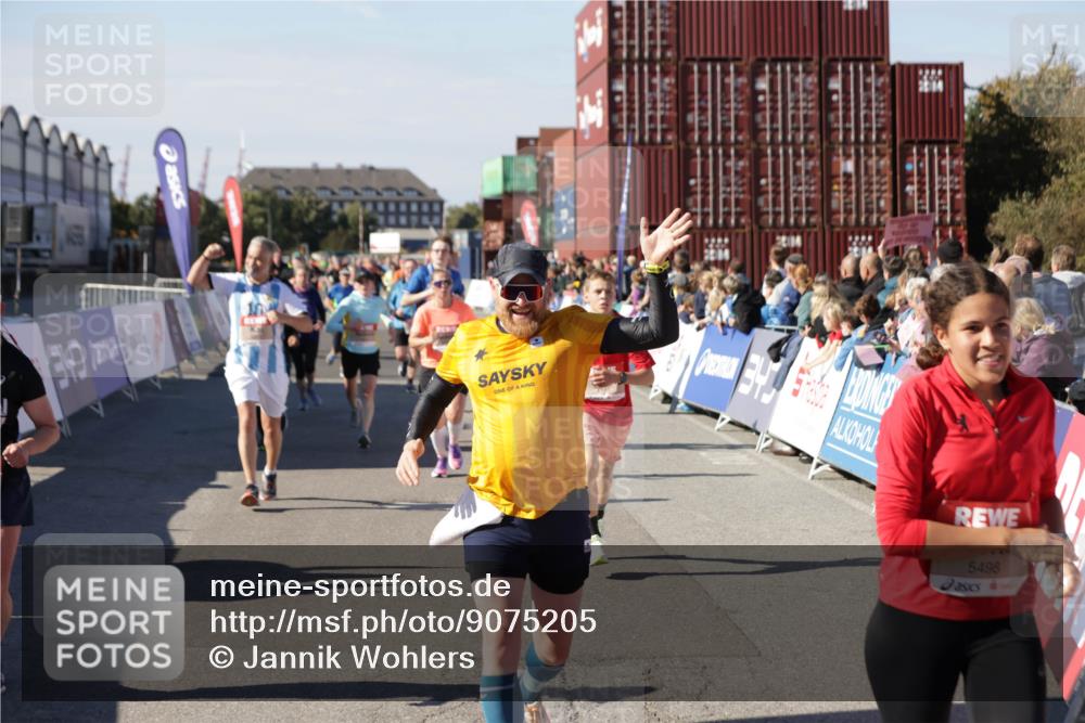 03.10.2025 - Köhlbrandbrückenlauf Jannik Wohlers http://msf.ph/oto/9075205 03.10.2025 13:16:27 Ziel 4144, 4146, 4314, 4317, 4347, 4408, 4414, 4563, 4586, 4928, 4952, 5032, 5498, 5570, 5694, 5815, 5836, 5983, 6208, 6353, 6377, 6761, 6771, 6812 meine-sportfotos.de