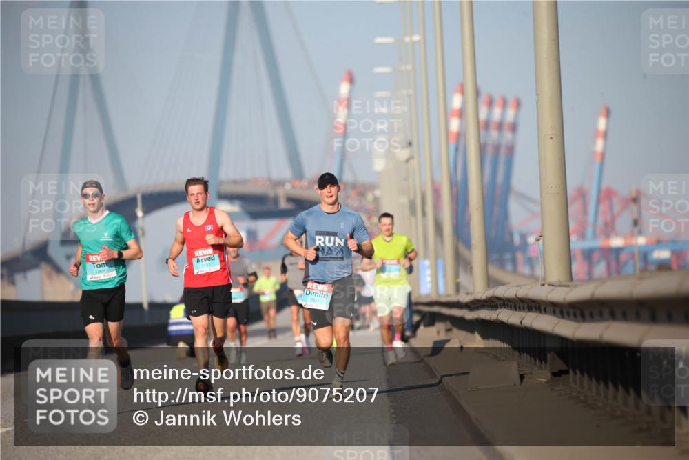 03.10.2025 - Köhlbrandbrückenlauf Jannik Wohlers http://msf.ph/oto/9075207 03.10.2025 09:41:43 Position 3 1268, 3152, 2831 meine-sportfotos.de