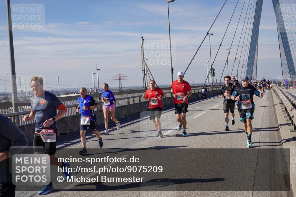 03.10.2025 - Köhlbrandbrückenlauf Michael Burmester http://msf.ph/oto/9075209 03.10.2025 12:40:35 Position 2 5671 meine-sportfotos.de