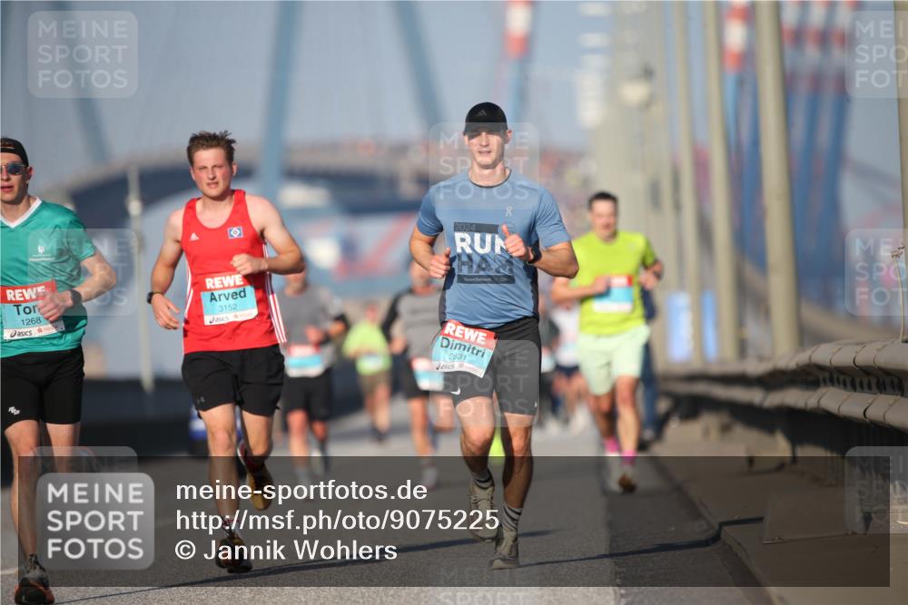 03.10.2025 - Köhlbrandbrückenlauf Jannik Wohlers http://msf.ph/oto/9075225 03.10.2025 09:41:44 Position 3 1268, 3152, 2024, 2831 meine-sportfotos.de