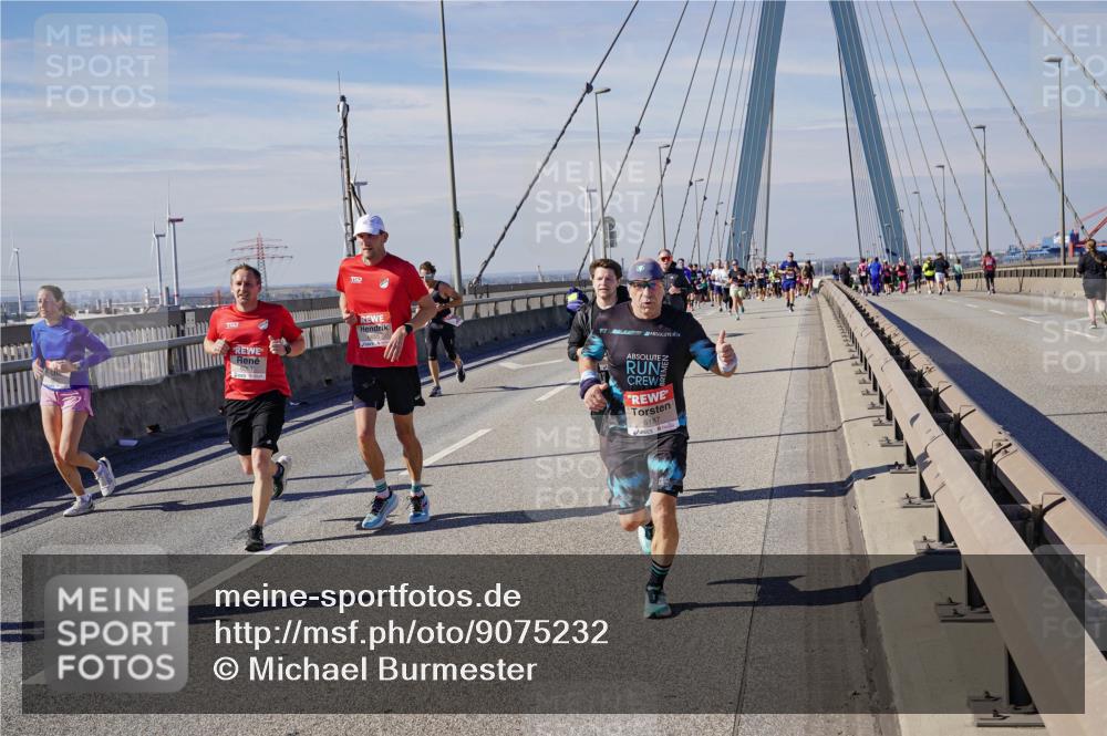 03.10.2025 - Köhlbrandbrückenlauf Michael Burmester http://msf.ph/oto/9075232 03.10.2025 12:40:36 Position 2 6187 meine-sportfotos.de