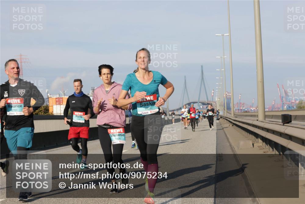 03.10.2025 - Köhlbrandbrückenlauf Jannik Wohlers http://msf.ph/oto/9075234 03.10.2025 09:51:26 Position 3 2761, 1424, 1626 meine-sportfotos.de