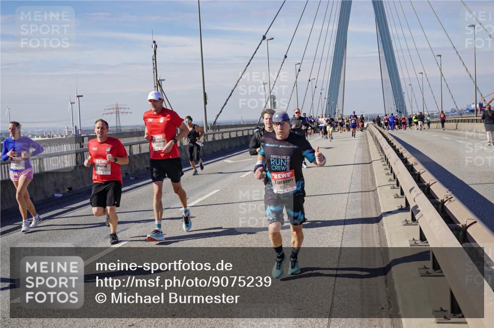 03.10.2025 - Köhlbrandbrückenlauf Michael Burmester http://msf.ph/oto/9075239 03.10.2025 12:40:36 Position 2 6187 meine-sportfotos.de