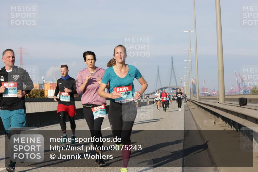 03.10.2025 - Köhlbrandbrückenlauf Jannik Wohlers http://msf.ph/oto/9075243 03.10.2025 09:51:26 Position 3 2761, 3188, 1424, 1626 meine-sportfotos.de