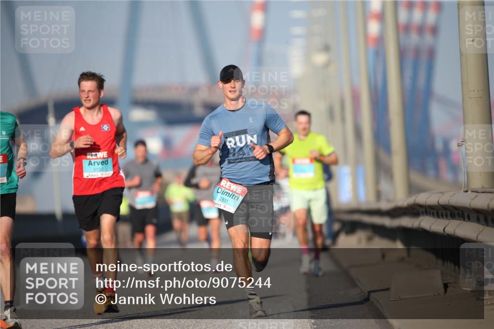 03.10.2025 - Köhlbrandbrückenlauf Jannik Wohlers http://msf.ph/oto/9075244 03.10.2025 09:41:44 Position 3 3152, 2024, 00, 2831 meine-sportfotos.de