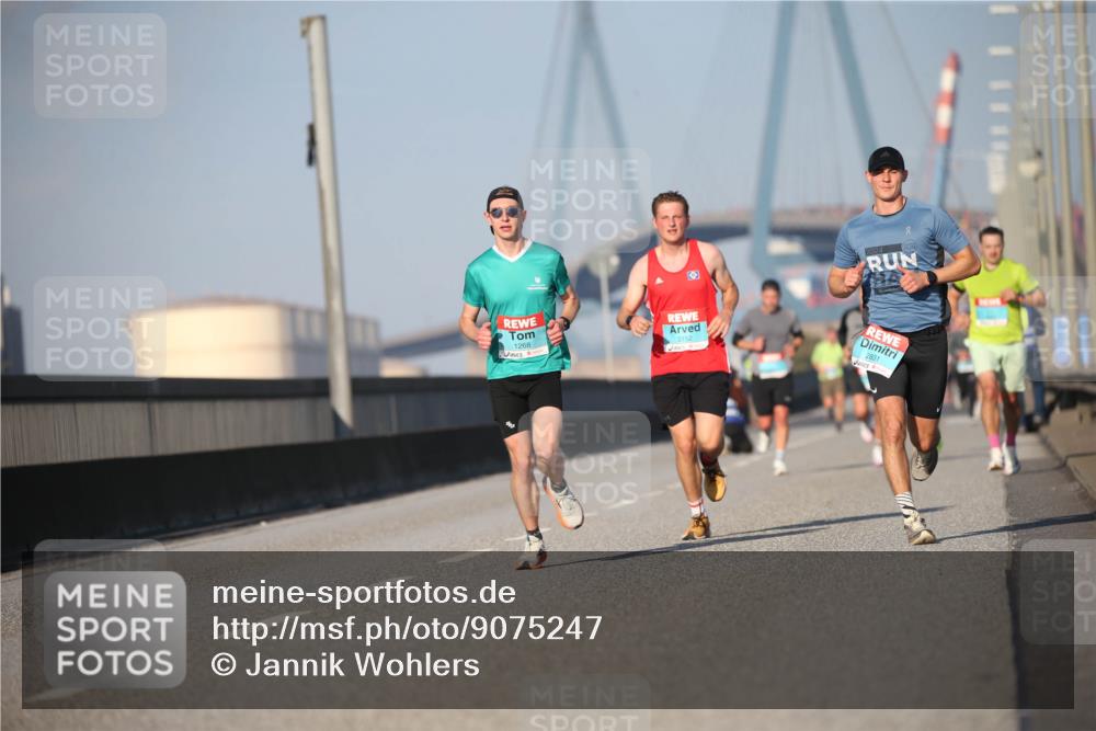 03.10.2025 - Köhlbrandbrückenlauf Jannik Wohlers http://msf.ph/oto/9075247 03.10.2025 09:41:46 Position 3 2024, 1268, 2831 meine-sportfotos.de