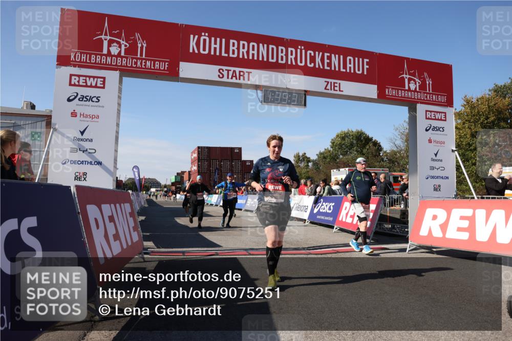03.10.2025 - Köhlbrandbrückenlauf Lena Gebhardt http://msf.ph/oto/9075251 03.10.2025 13:39:31 Ziel 4621, 4789, 5135, 5176, 5444, 5741, 5745, 5991, 5998, 6259, 6560 meine-sportfotos.de