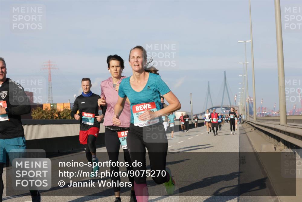 03.10.2025 - Köhlbrandbrückenlauf Jannik Wohlers http://msf.ph/oto/9075270 03.10.2025 09:51:27 Position 3  meine-sportfotos.de